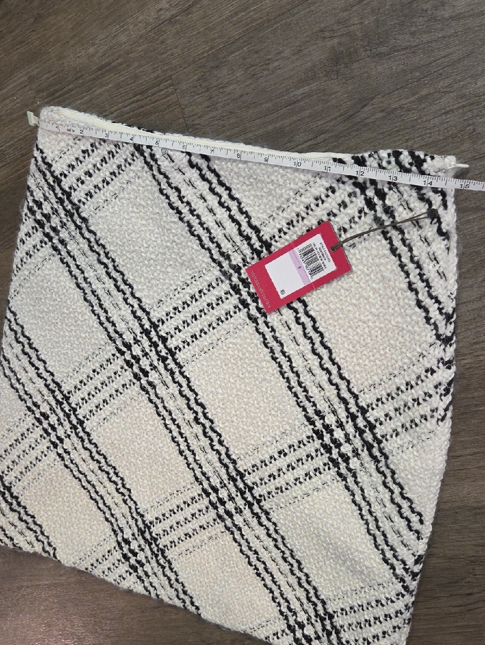 Vince Camuto • Black & White Plaid Tweed Mini Skirt - Picture 11 of 12